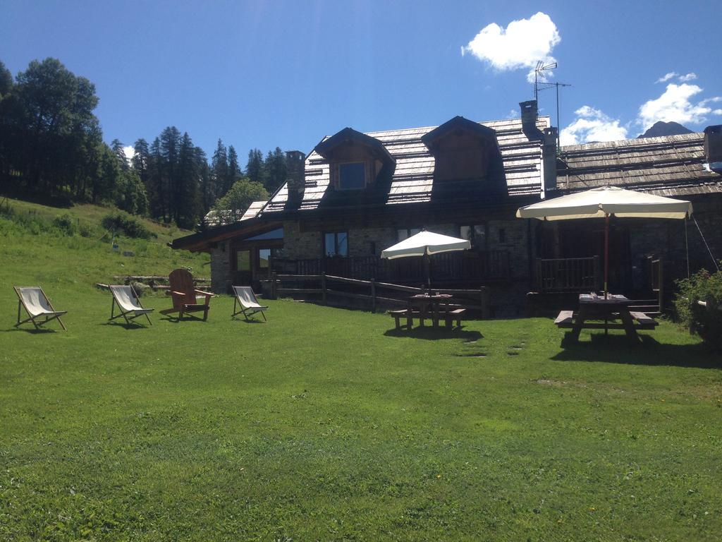 Agriturismo Il Fiocco Cesana Torinese Eksteriør billede
